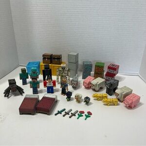 MINECRAFT figures and blocks lot of toys
